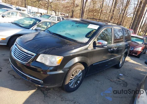 2015 Chrysler Town & Country Touring-L z USA, uszkodzony, nr VIN 2C4RC1CG3FR506868